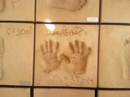 empreinte des mains de Barthez ! ben moi jvous dit kil � des ptites mains