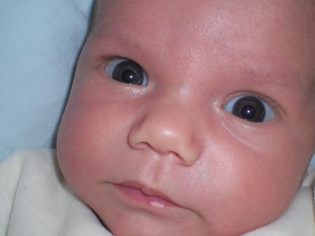 on peut pas encore voir mes beaux yeux